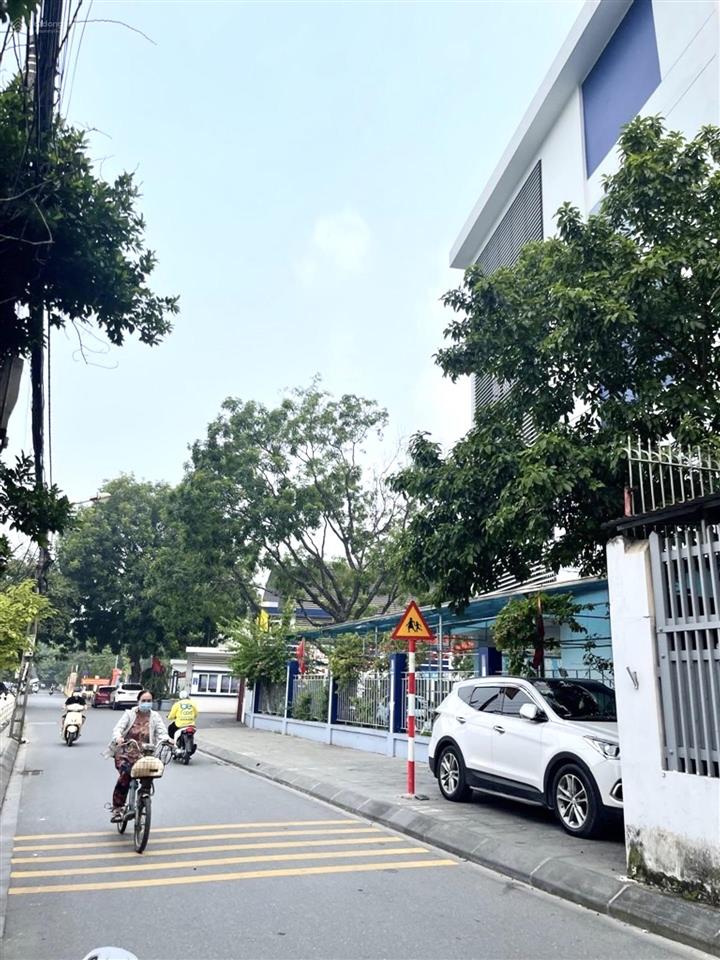 Hiếm, đất mặt phố lõi bồ đề view hồ, sống đẳng cấp, 230m2 giá 85.9 tỷ