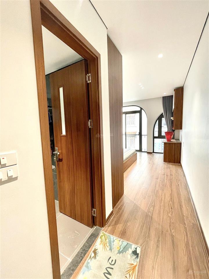 Bán nhà phố thạch bàn long biên 40m2, 6 tầng thang máy, gara oto, sát phố, giá tốt 10,95 tỷ