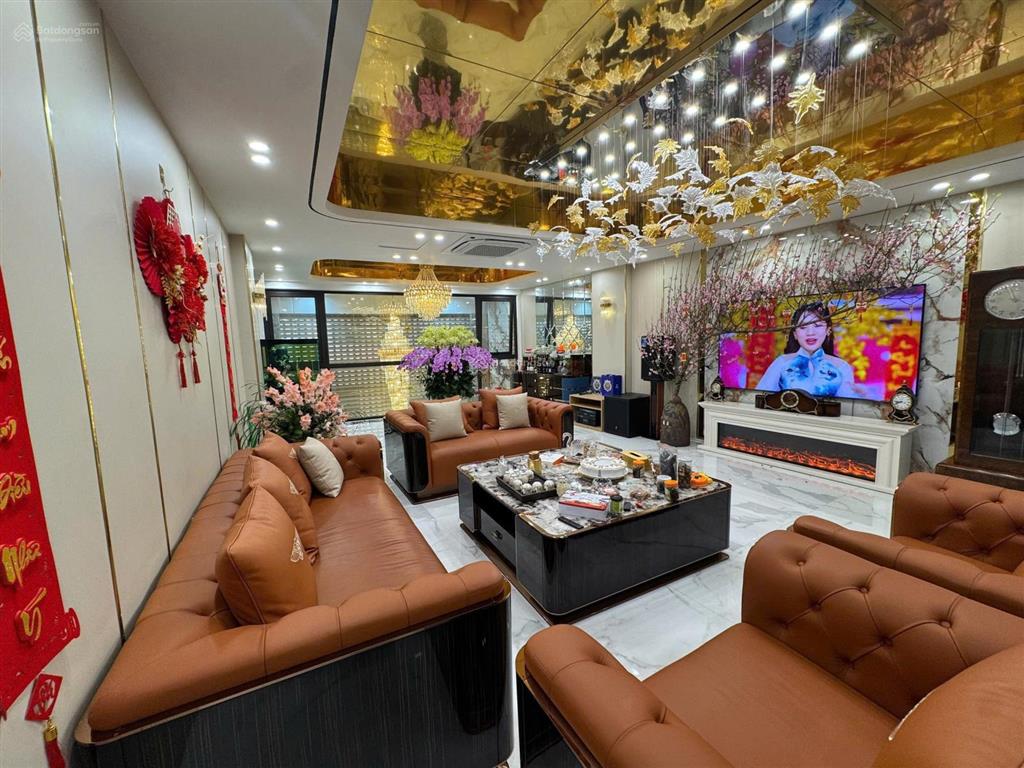 Bán nhà đẹp phố trạm long biên đẳng cấp, nhà 90m2, 8 tầng, ô tô tránh thông, full đồ, giá 32.5 tỷ