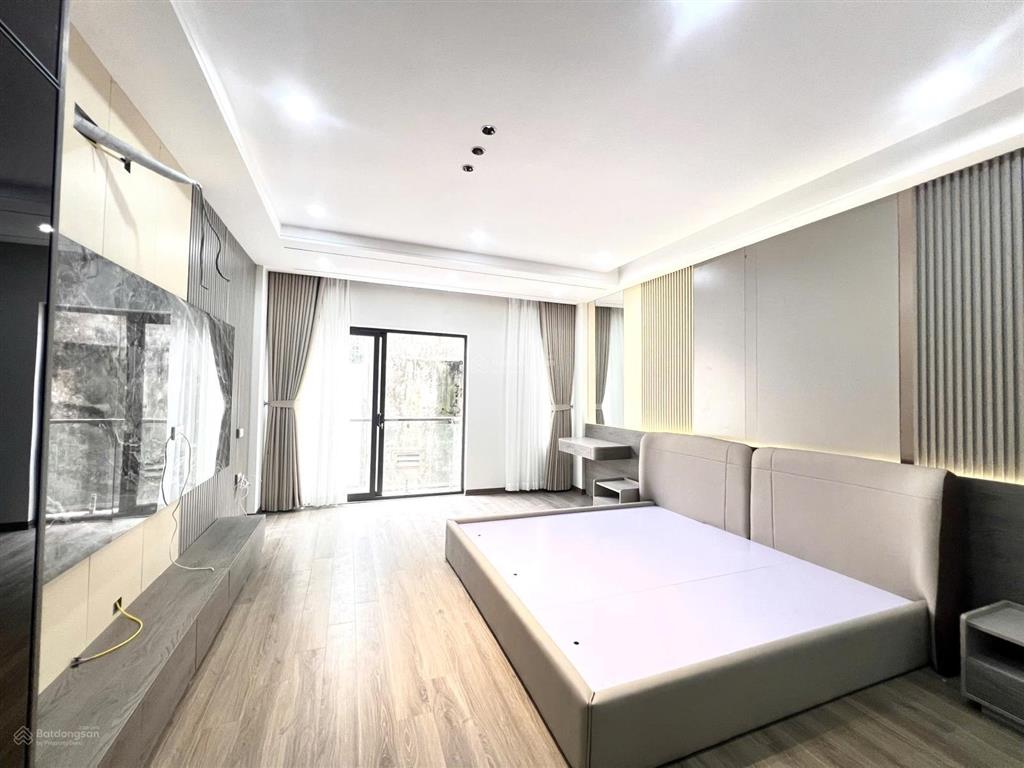 Bán nhà long biên thạch bàn 52m2, 6 tầng, gara oto, full nội thất giá đầu tư 9,9 tỷ