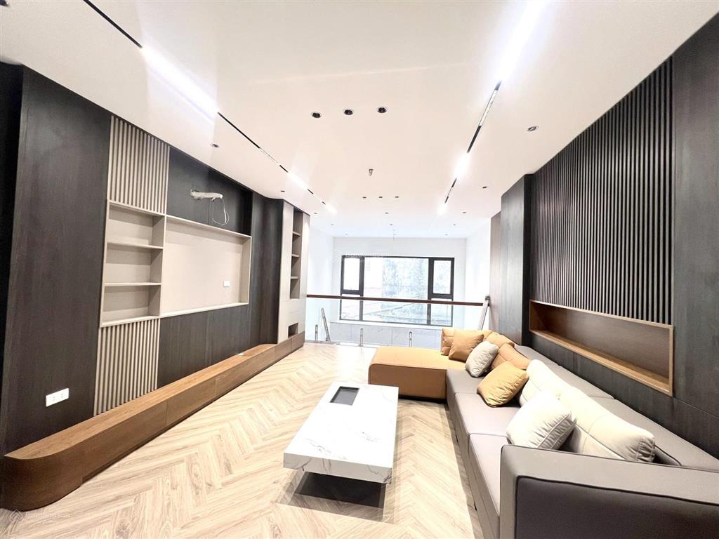 Bán nhà long biên thạch bàn 52m2, 6 tầng, gara oto, full nội thất giá đầu tư 9,9 tỷ
