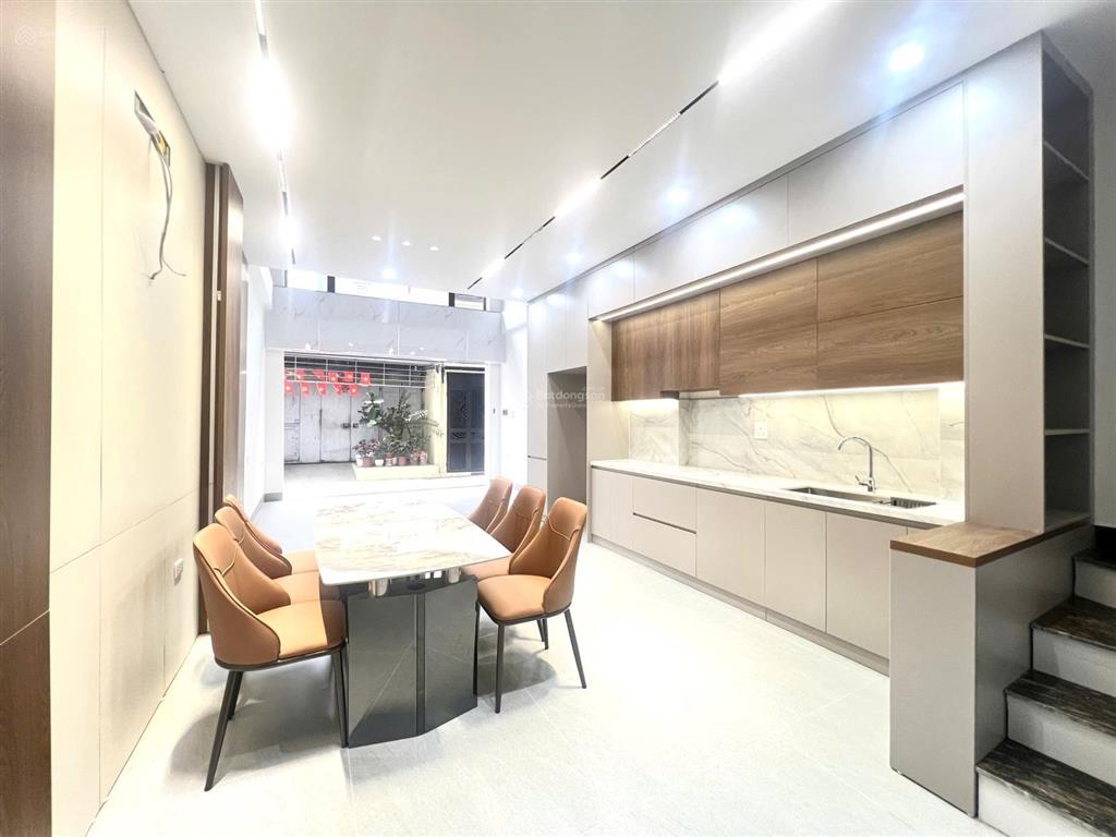 Bán nhà long biên thạch bàn 52m2, 6 tầng, gara oto, full nội thất giá đầu tư 9,9 tỷ