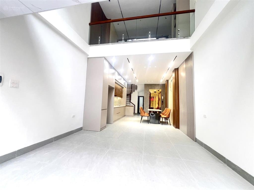 Bán nhà long biên thạch bàn 52m2, 6 tầng, gara oto, full nội thất giá đầu tư 9,9 tỷ