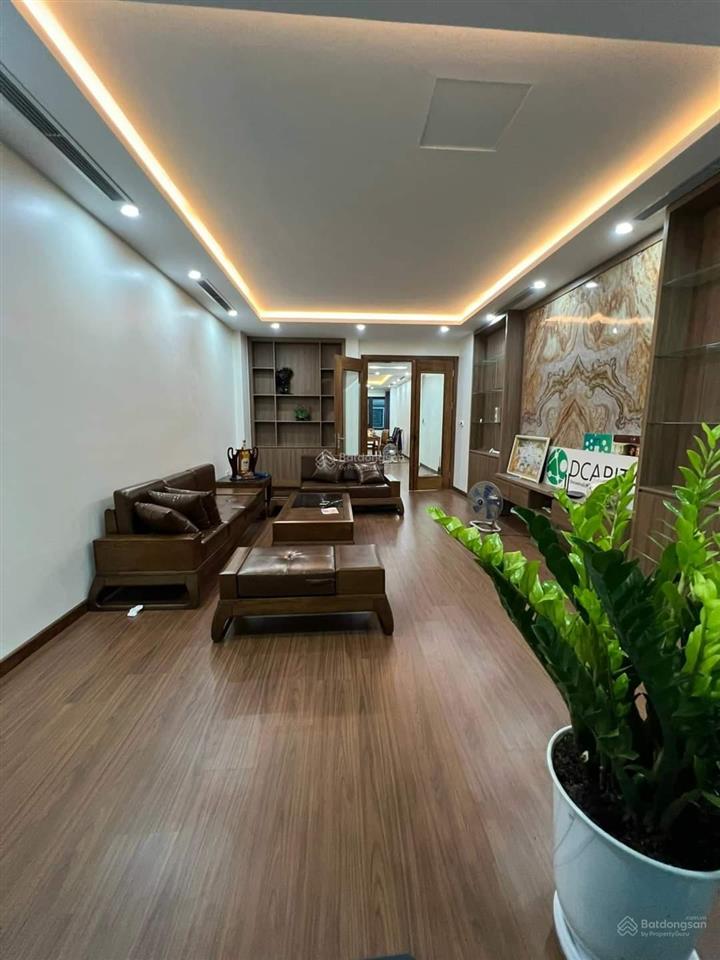 Bán nhà phố cổ linh long biên, 86m, 7 tầng, lô góc, gara 2 ô tô, full nội thất, giá mềm
