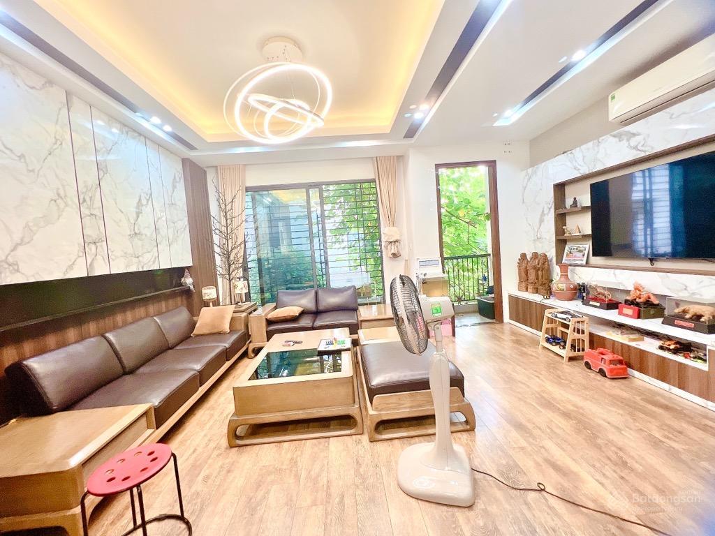 Bán nhà mặt phố bát khối long biên 79m2, 5 tầng, kinh doanh, dòng tiền 30 triệu/tháng, giá 18,7 tỷ