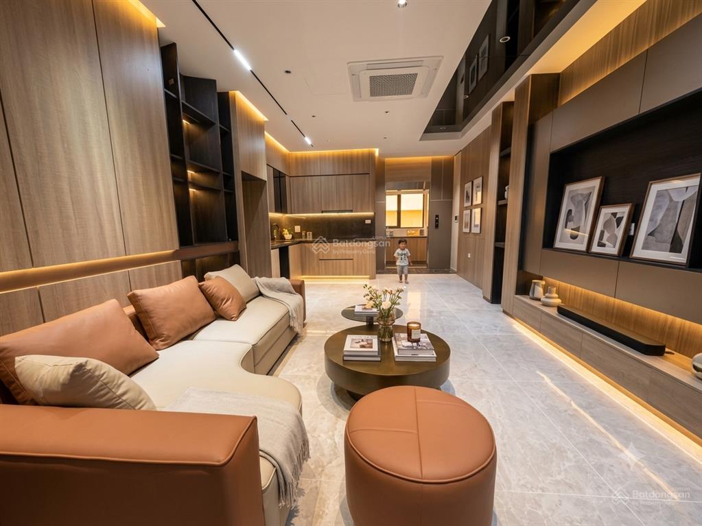 Bán nhà cự khối  long biên, 6 tầng thang máy, gara ô tô, full đồ, giá đầu tư 10.8 tỷ