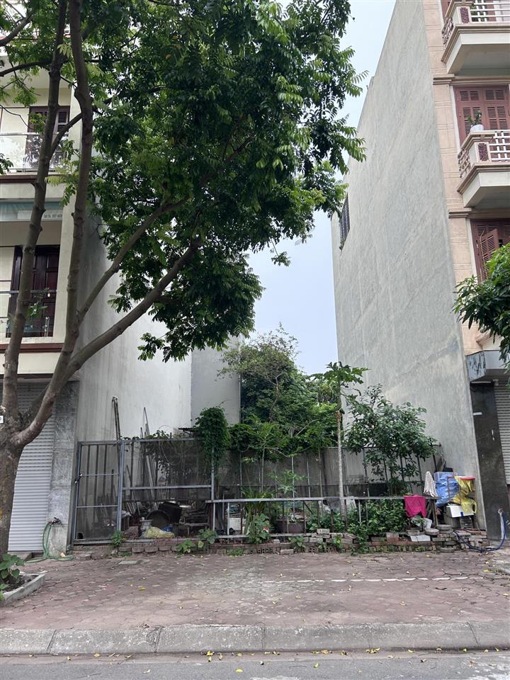 Lâm hạ long biên  90m view vườn hoa  ô tô tránh, xây tòa nhà đẳng cấp, giá 26.5 tỷ