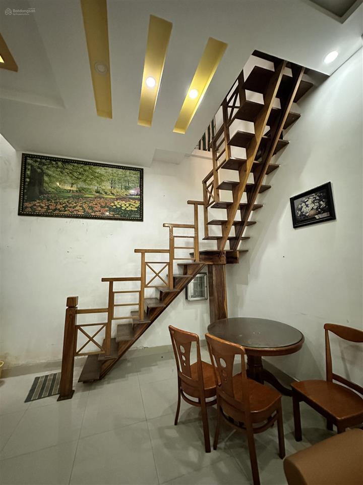 Bán nhà tại phố hàn nha trang có dòng tiền đang cho thuê 12 tr/tháng 6,8 tỷ