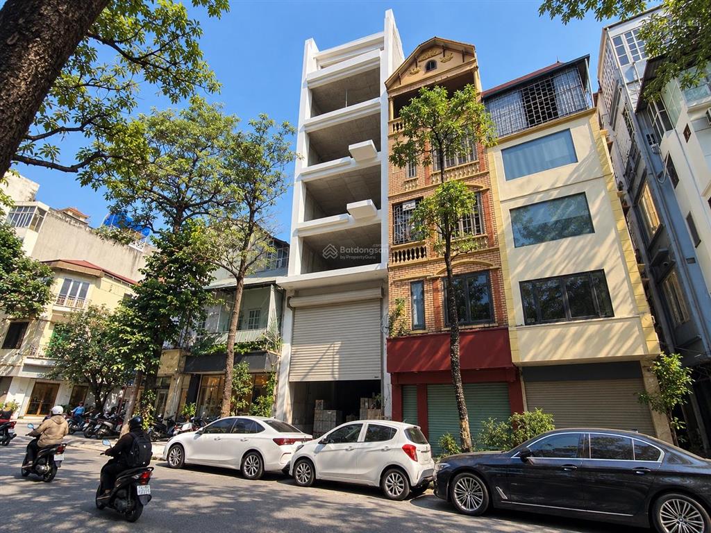 Cho thuê nhà mặt phố quán thánh, ba đình, lô góc mặt tiền 13m, 3 tầng, có thang máy