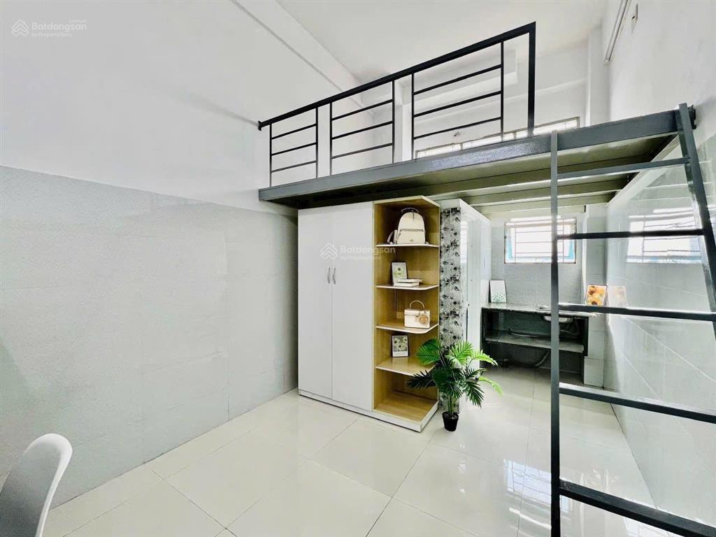 Cho thuê phòng trọ sinh viên gác cao 4 người 4 xe ngay đại học văn lang 3  iuh