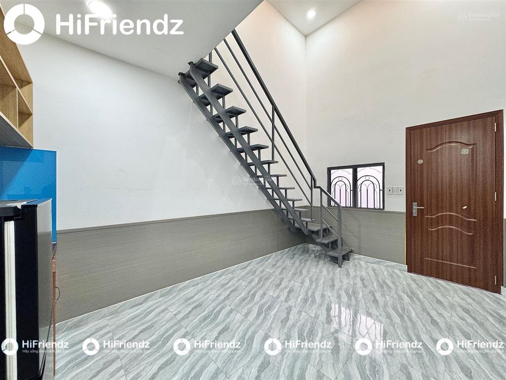 Cho thuê 1 trệt 1 lầu gác cao 2m dạng nhà nguyên căn ngay công viên làng hoa
