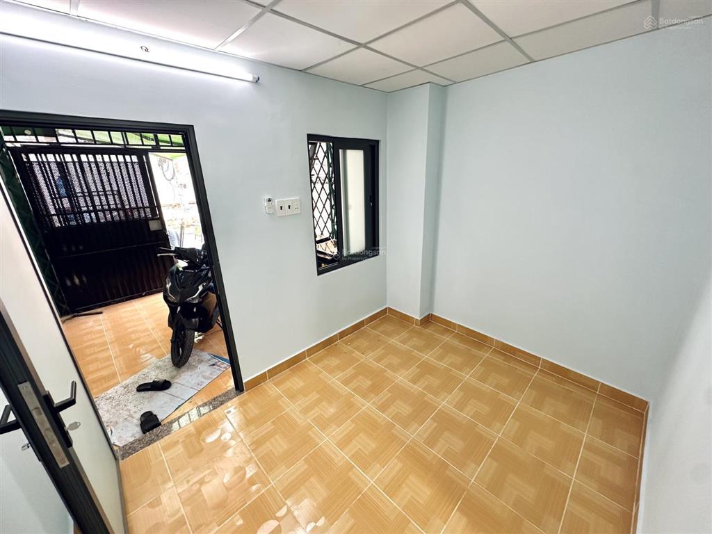 Chính chủ cho thuê phòng trọ giá rẻ sinh viên đi bộ qua đh văn lang 3