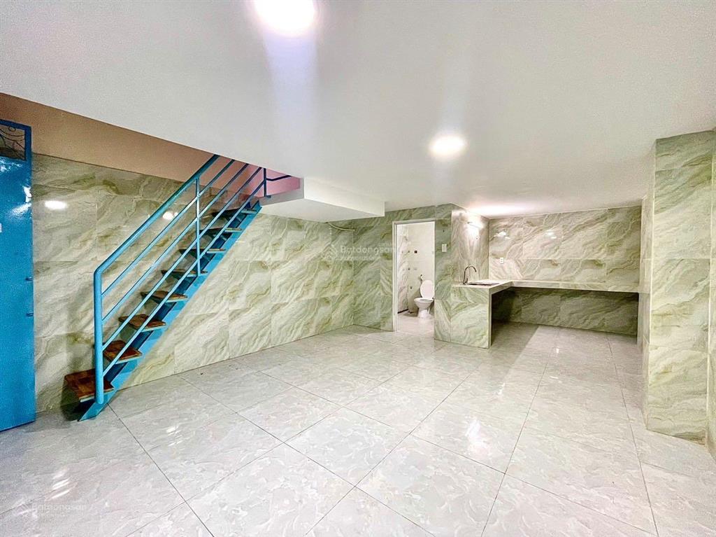 Cho thuê 2 phòng ngủ 60m2 full nội thất gần ngã tư hàng xanh  chợ bà chiều