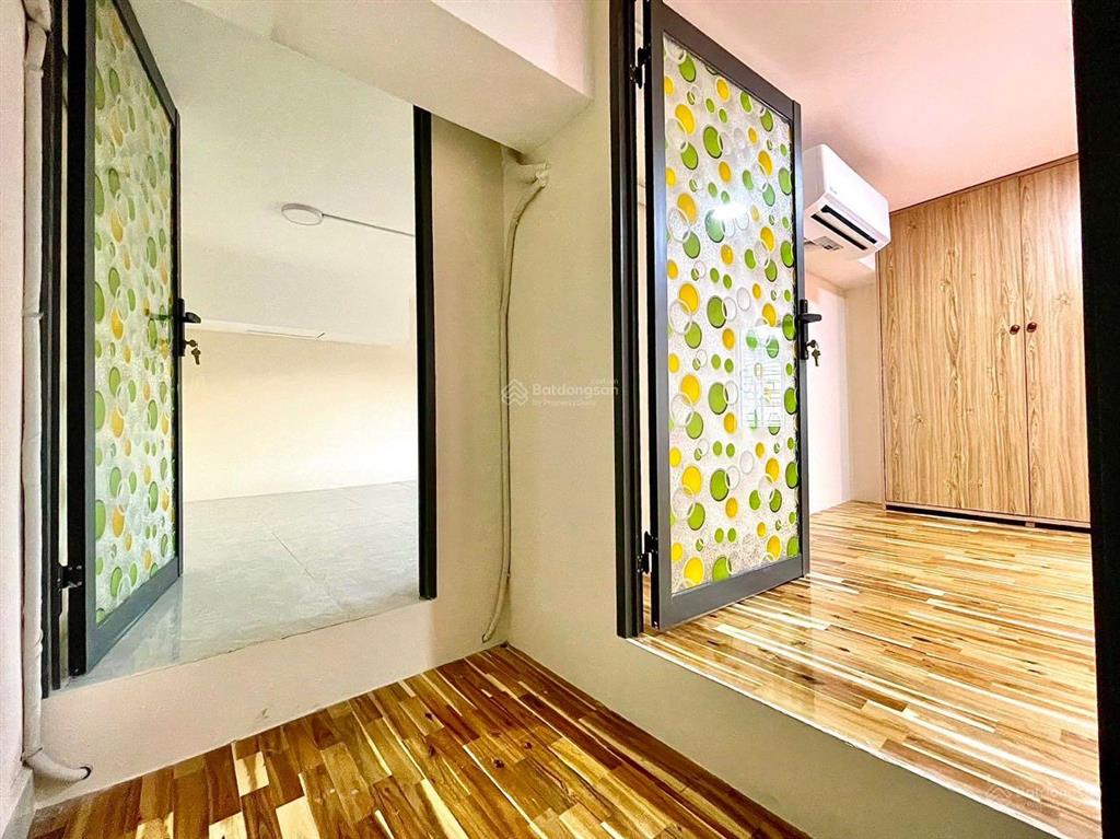 Cho thuê 2 phòng ngủ 60m2 full nội thất gần ngã tư hàng xanh  chợ bà chiều