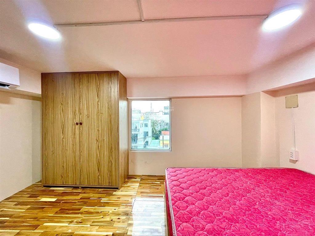 Cho thuê 2 phòng ngủ 60m2 full nội thất gần ngã tư hàng xanh  chợ bà chiều
