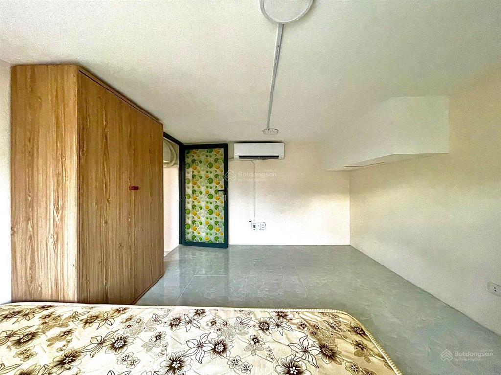 Cho thuê 2 phòng ngủ 60m2 full nội thất gần ngã tư hàng xanh  chợ bà chiều