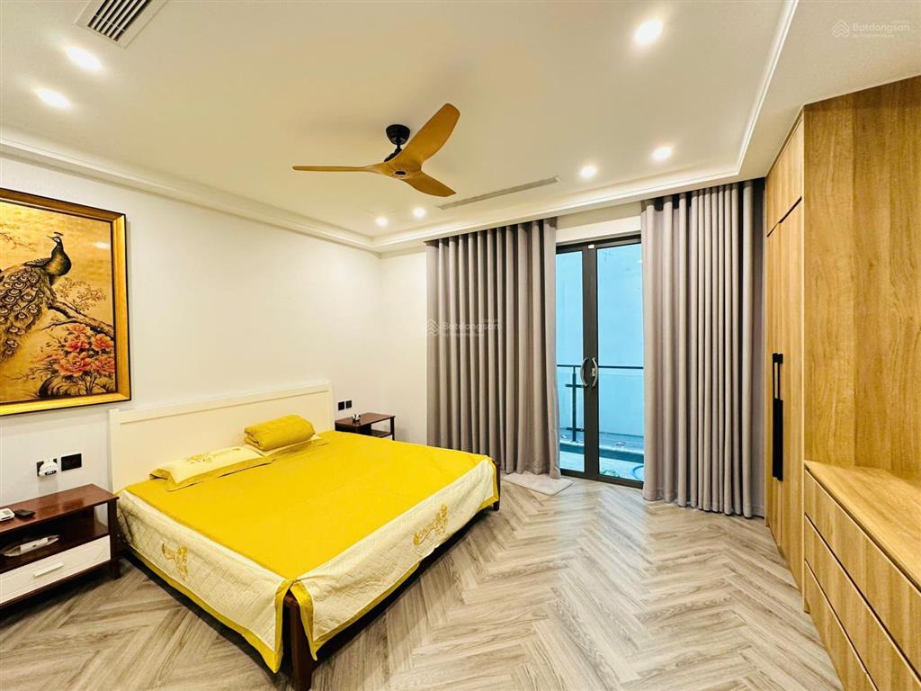 Bán nhà ngõ 106 hoàng quốc việt  cầu giấy 70m2 5 tầng kinh doanh xây tòa vp vỉa hè vài ô tô tránh