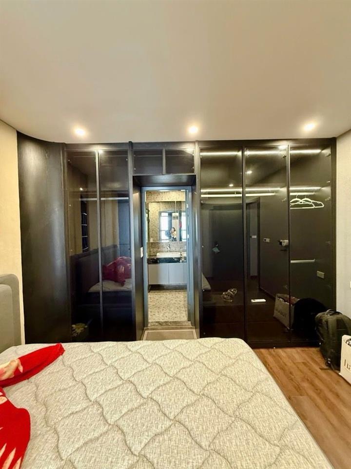 Bán nhà riêng hoàng quốc việt  cầu giấy  dt 65m 6 tầng  ô tô hai thoáng dân xây ở ngay