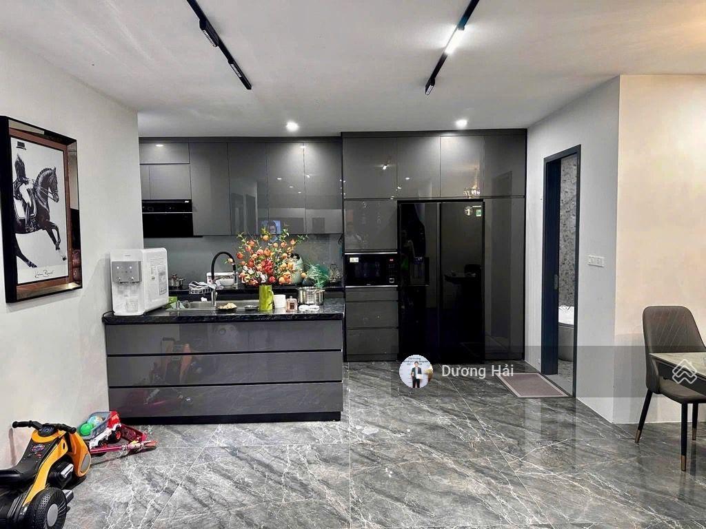 Bán nhà riêng hoàng quốc việt  cầu giấy  dt 65m 6 tầng  ô tô hai thoáng dân xây ở ngay