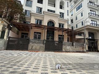 Bán biệt thự làng quốc tế thăng long  cầu giấy  dt 260m2  mt 26m lô góc vỉa hè kd ở đẹp