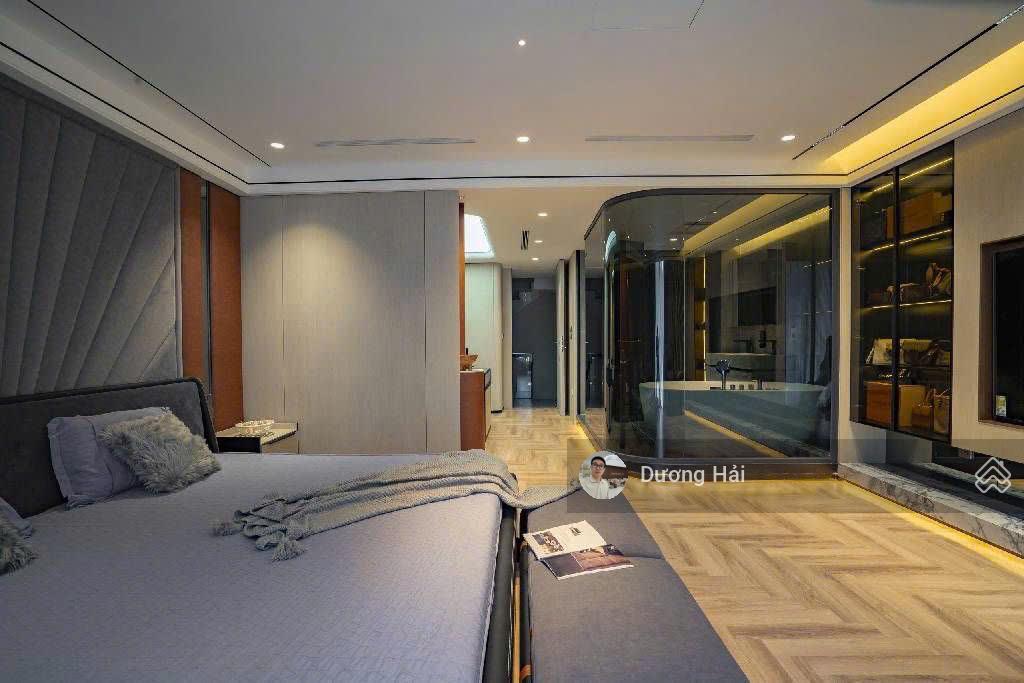 Bán nhà lạc long quân tây hồ 130m2 8 tầng lô góc 3 thoáng ô tô view hồ tây, dt 2,5 tỷ/năm