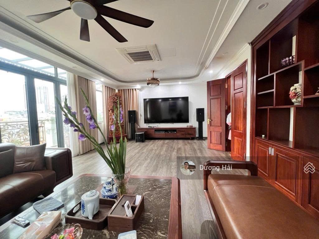 Bán nhà riêng trung tâm cầu giấy  160m 8 tầng thang máy dân xây để ở gara ô tô full nội thất