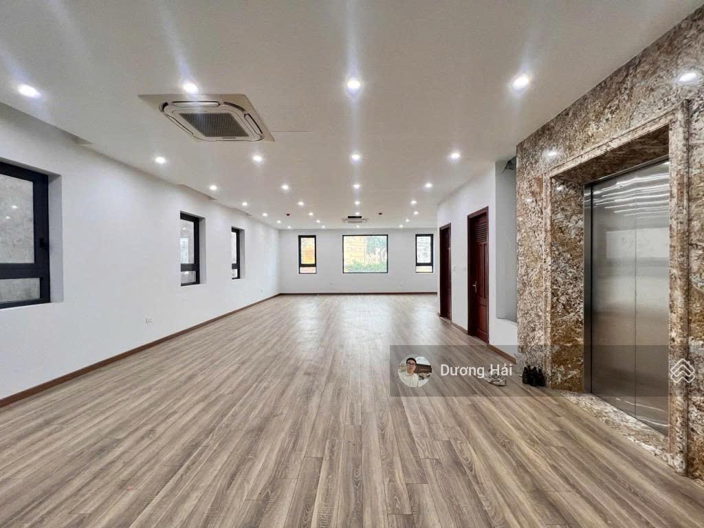 Bán nhà riêng trung tâm cầu giấy  160m 8 tầng thang máy dân xây để ở gara ô tô full nội thất