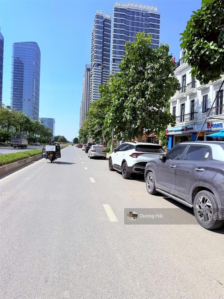 Bán nhà mặt phố phạm văn đồng  210m2 8 tầng lô góc hai mặt phố kdvp thông starlake