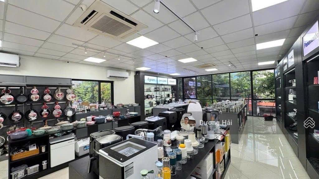 Bán nhà mặt phố phạm văn đồng  210m2 8 tầng lô góc hai mặt phố kdvp thông starlake