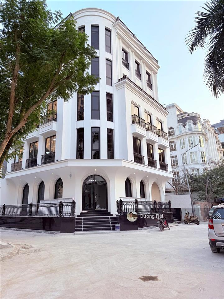 Bán biệt thự liền kề lô góc trần kim xuyến  330m2 mặt tiền 30m  kđt yên hòa view công viên