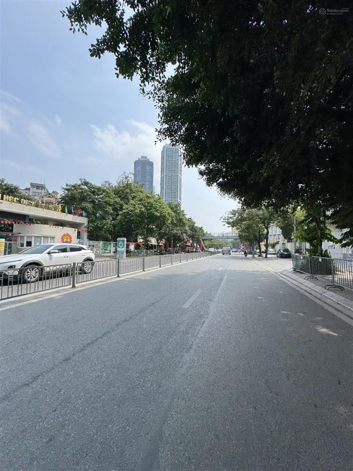 Bán nhà mặt phố nguyễn khánh toàn  cầu giấy  220m2  mt 12m bề thế lô góc vỉa hè 10m kinh doanh