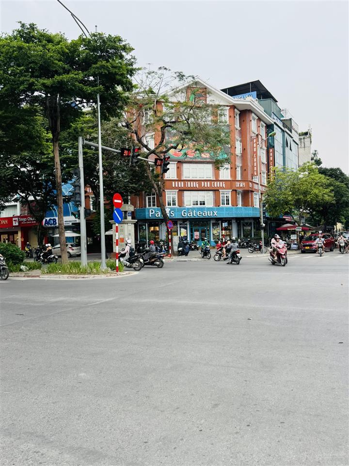 Bán nhà mặt phố nguyễn khánh toàn  cầu giấy  220m2  mt 12m bề thế lô góc vỉa hè 10m kinh doanh