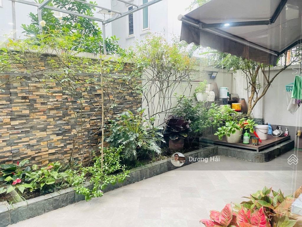 Bán nhà hoàng quốc việt  dt 130m2 mt 8m  ô tô hai thoáng sân vườn hàng xóm kđt nam cường