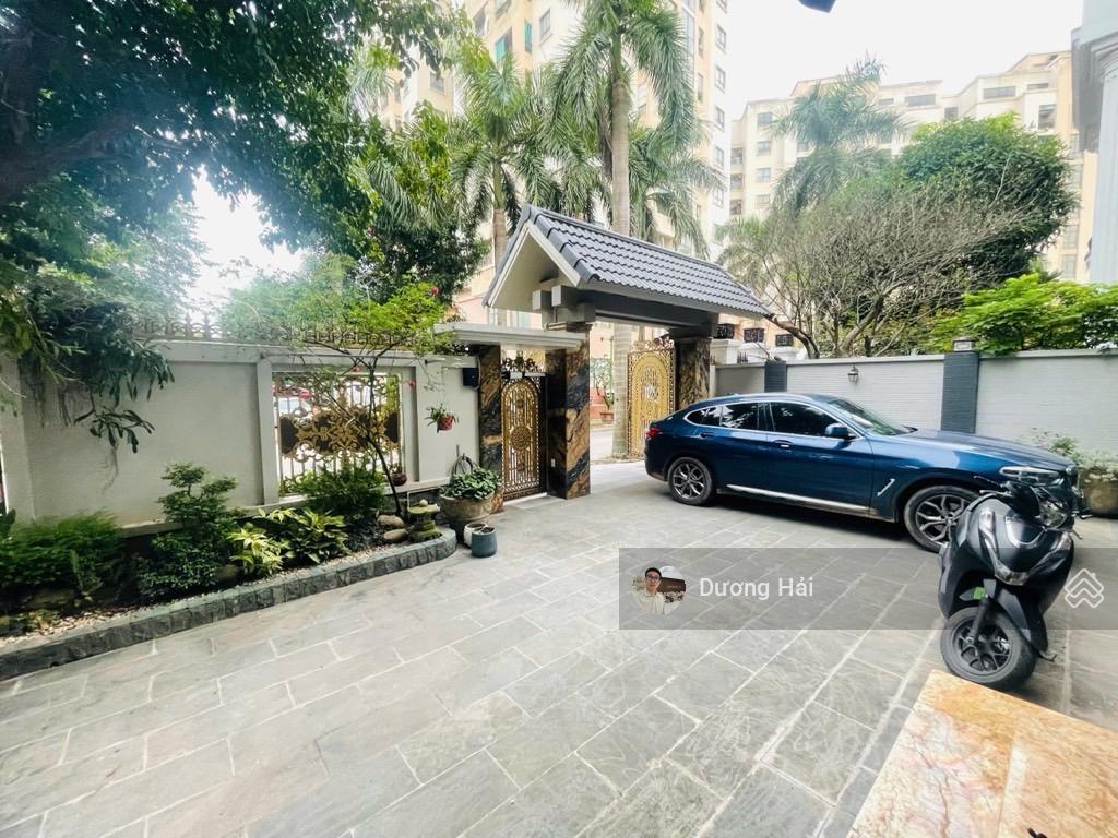 Bán nhà hoàng quốc việt  dt 130m2 mt 8m  ô tô hai thoáng sân vườn hàng xóm kđt nam cường