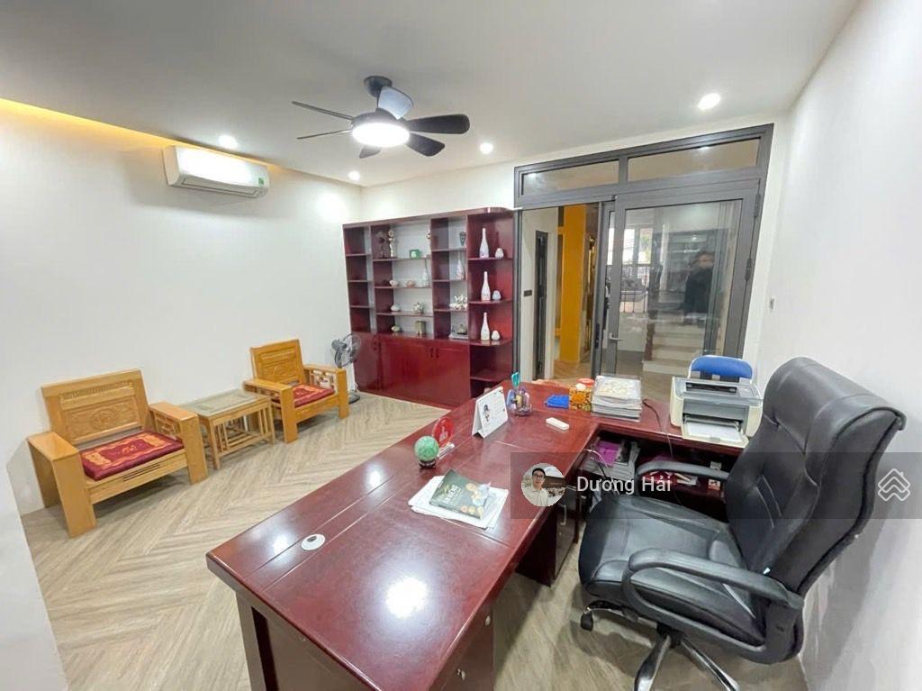 Bán nhà mp hoàng văn thái  thanh xuân  145m 9 tầng thang máy kdvp vỉa hè