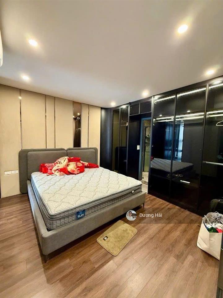 Bán nhà phạm văn đồng  xuân đỉnh  108m 7 tầng thang máy ô tô 7 chỗ qua nhà gần cv hòa bình
