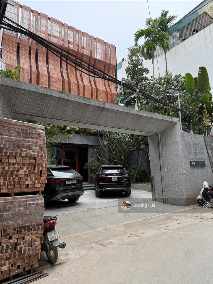 Bán nhà hoàng quốc việt  nghĩa đô  175m2 mt 8m sân vườn gara ô tô an sinh hai thoáng