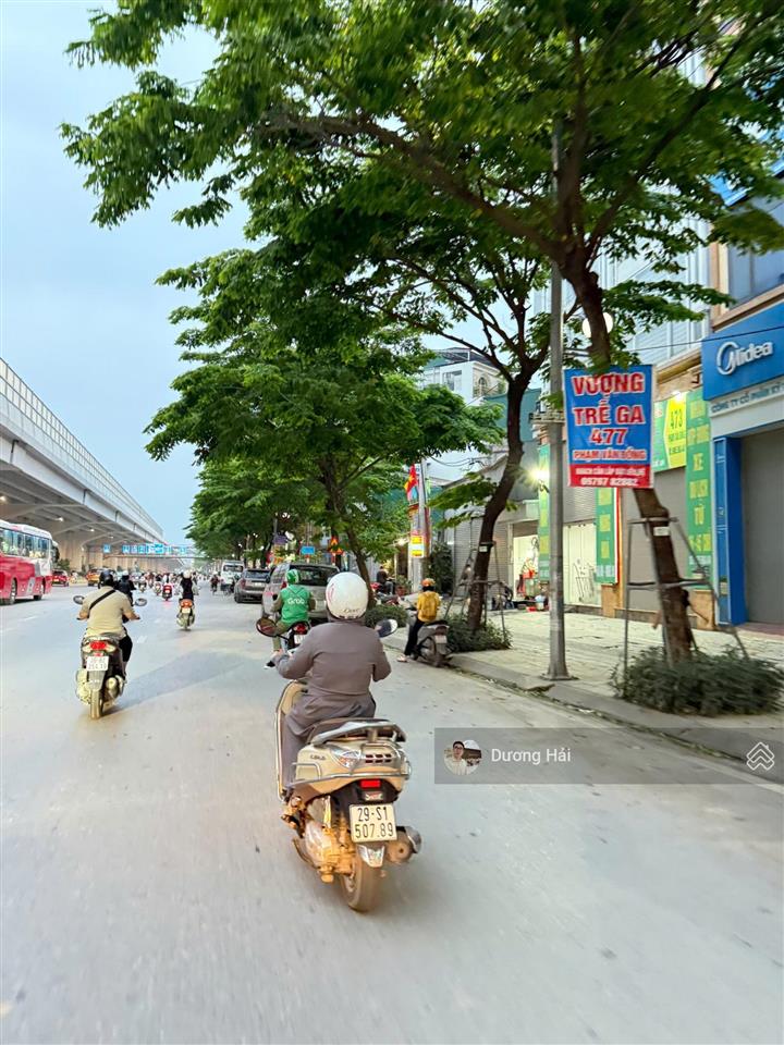 Bán nhà hoàng quốc việt  nghĩa đô  175m2 mt 8m sân vườn gara ô tô an sinh hai thoáng