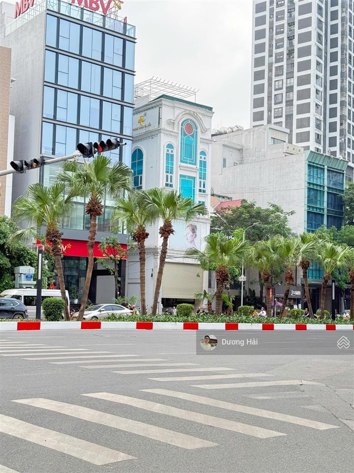 Bán nhà mặt phố trần quốc hoàn  cầu giấy  195m 8 tầng thang máy kdvp vỉa hè rộng