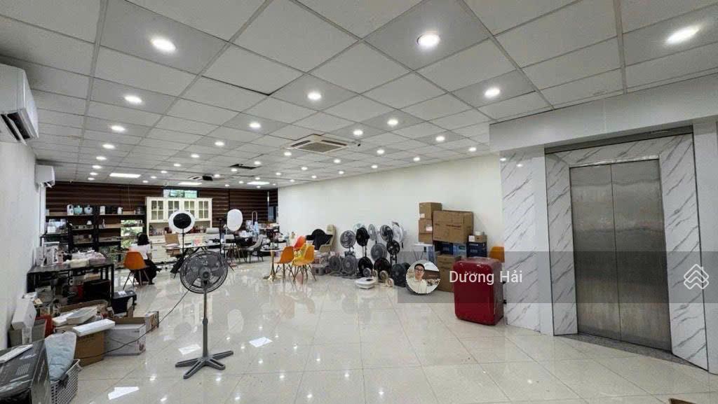 Bán nhà mặt phố trần quốc hoàn  cầu giấy  195m 8 tầng thang máy kdvp vỉa hè rộng