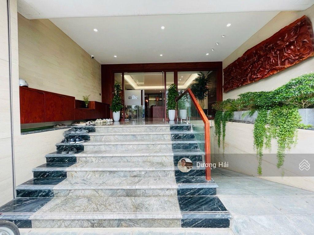Bán nhà mặt phố trần quốc hoàn  cầu giấy  195m 8 tầng thang máy kdvp vỉa hè rộng