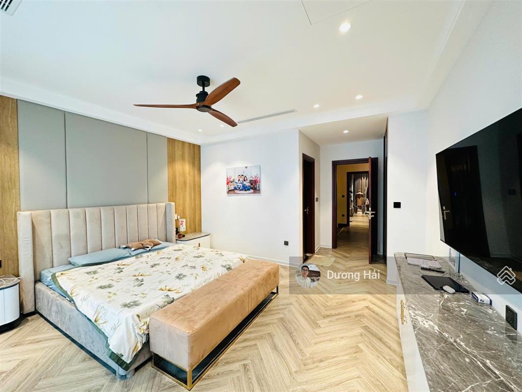 Bán nhà liền kề hoàng quốc việt 100m2 6 tầng thang máy  hai thoáng không qh full nội thất gần phố