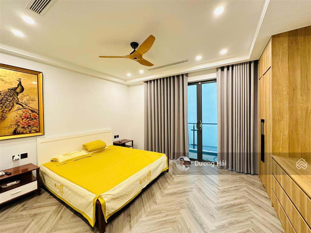 Bán nhà liền kề hoàng quốc việt 100m2 6 tầng thang máy  hai thoáng không qh full nội thất gần phố