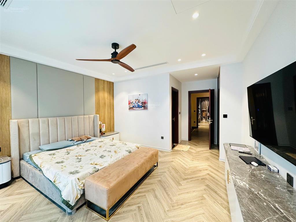 Bán nhà nghĩa đô  cầu giấy 115m 5 tầng thang máy ô tô hai thoáng trước sau view sân cơ quan