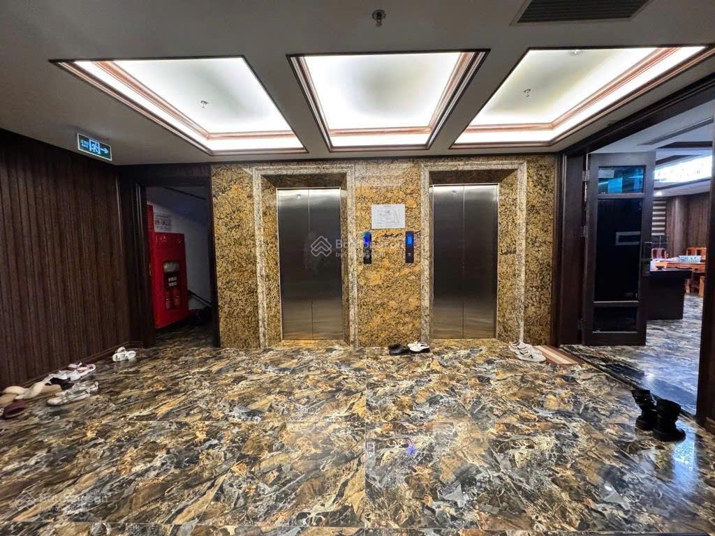 Bán nhà mặt phố nghĩa đô  cầu giấy  270m2 9 tầng thang máy vỉa hè hai bên