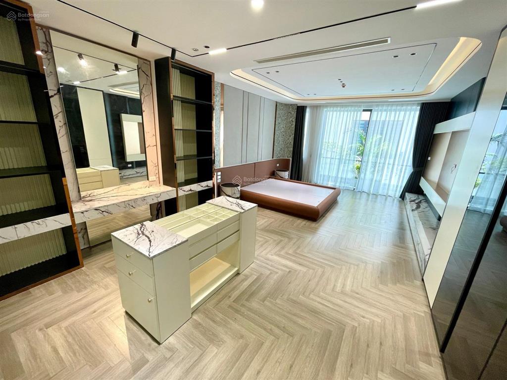 Bán nhà ngõ 381 nguyễn khang  cầu giấy  96m  6 tầng  full nội thất thang máy ô tô đỗ