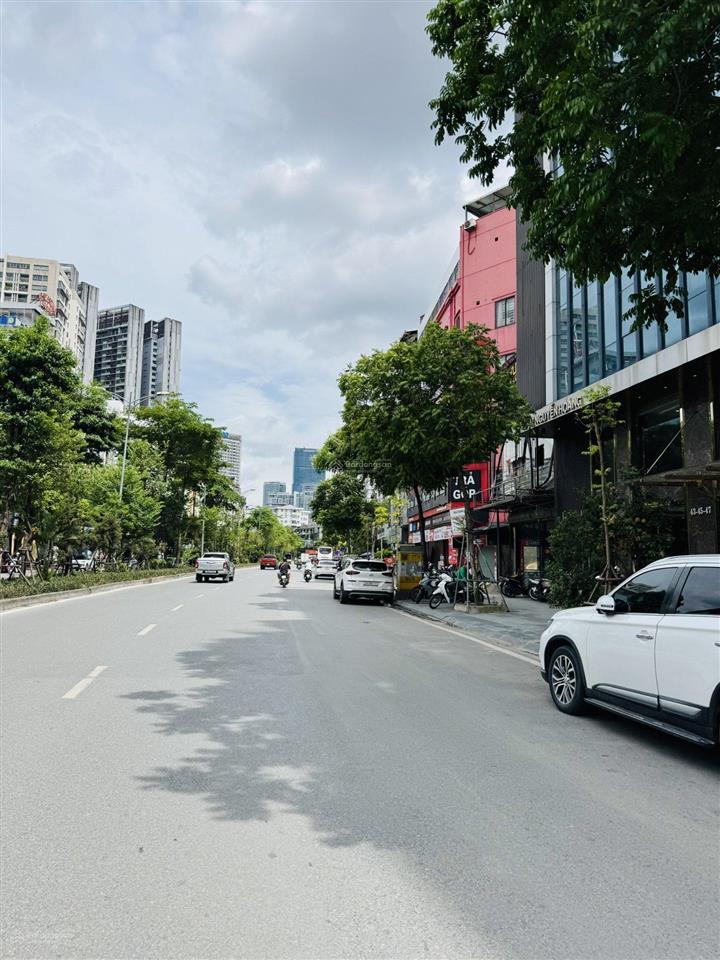 Bán nhà mp nguyễn hoàng  dt 95m mt 7m  lô góc  vỉa hè 10m gần bến xe mỹ đình
