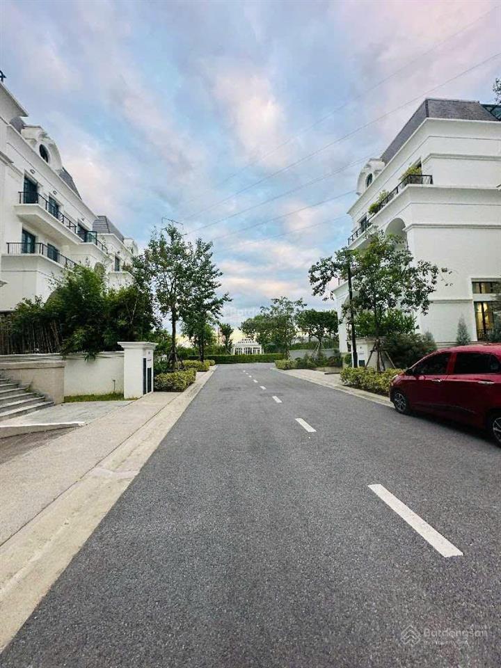 Bán biệt thự ciputra  kđt nam thăng long tây hồ  180m 4 tầng gần vườn hoa