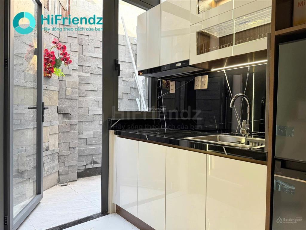 Khai trương căn gác 100% toà nhà hầm xe thang máy ngay ngã tư hàng gần các trường đh
