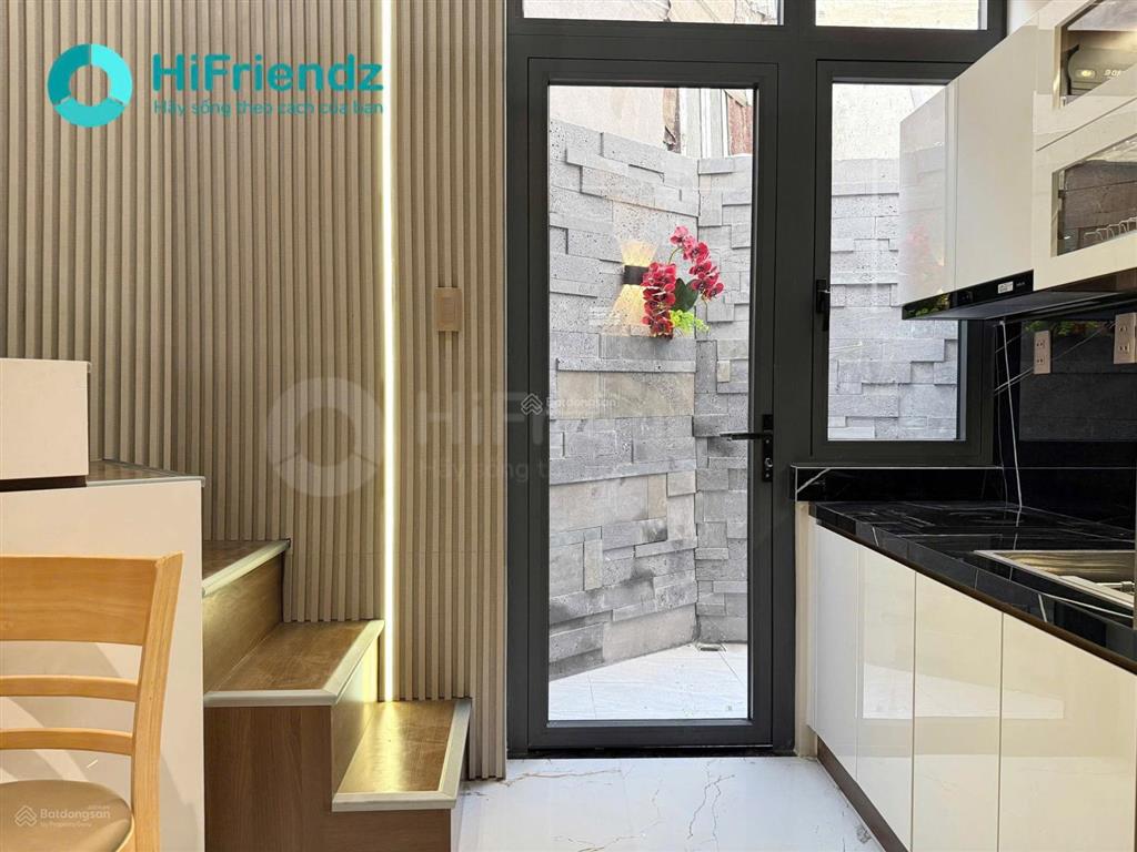 Khai trương căn gác 100% toà nhà hầm xe thang máy ngay ngã tư hàng gần các trường đh